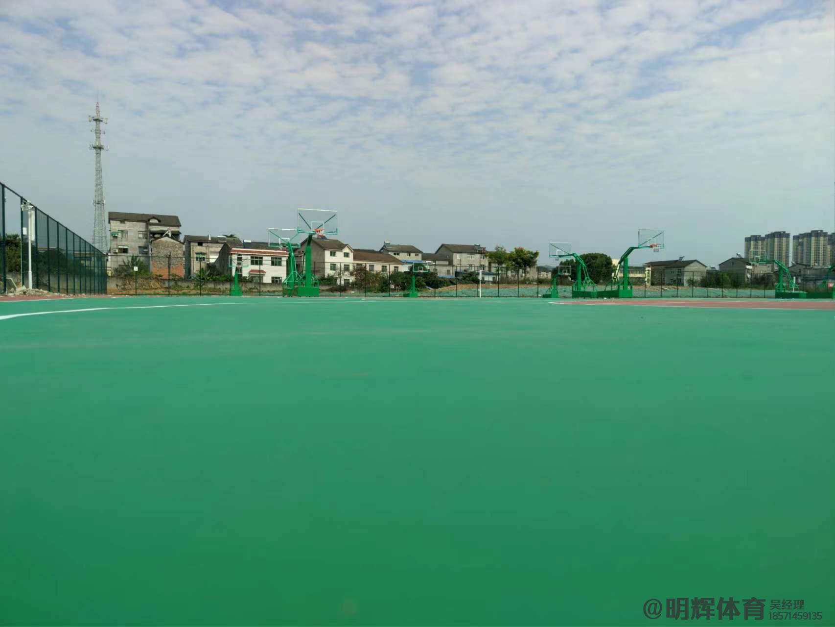 尼玛硬地丙烯酸球场的优缺点